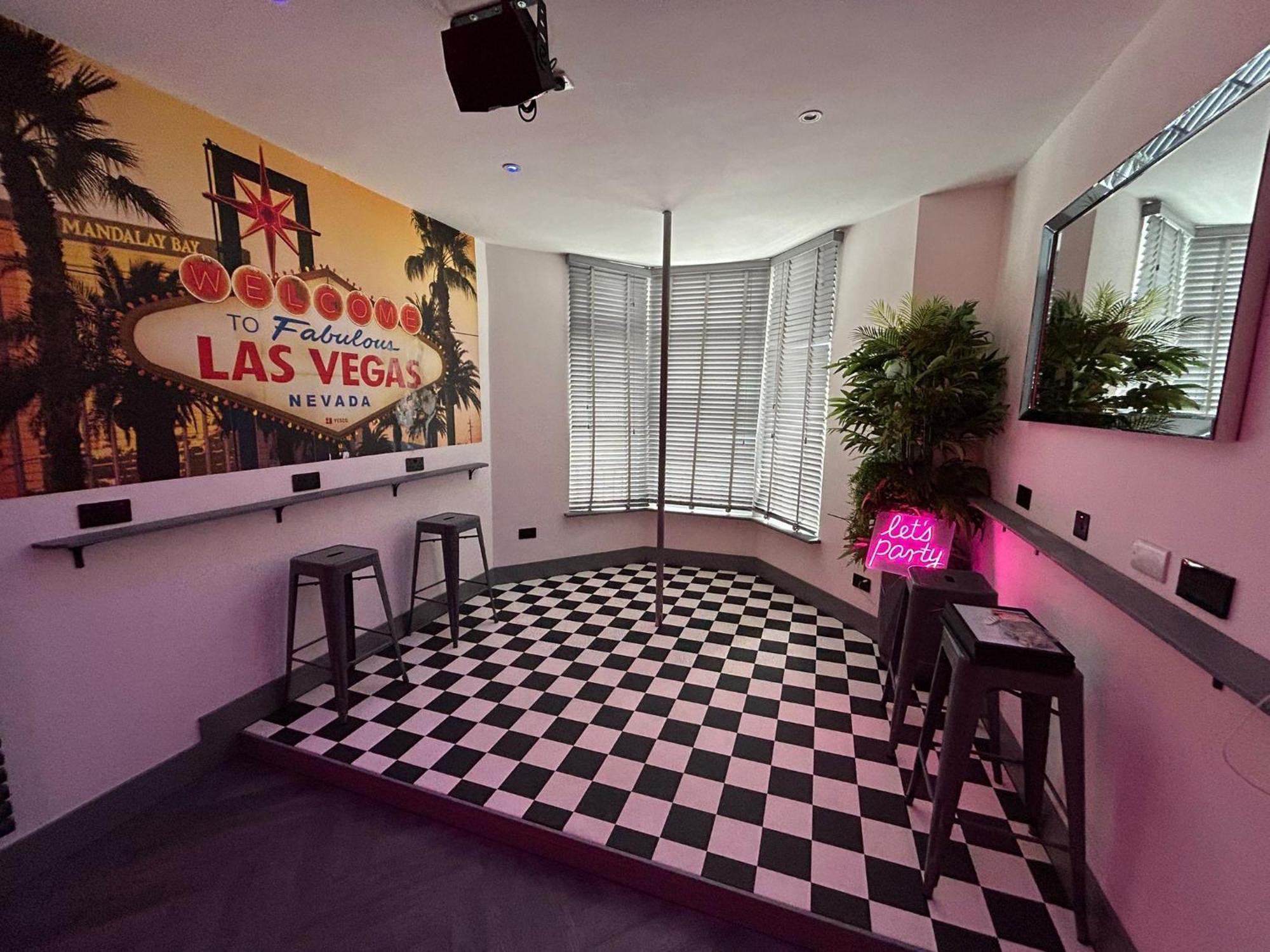 The White House Vegas Suites Блекпул Екстериор снимка