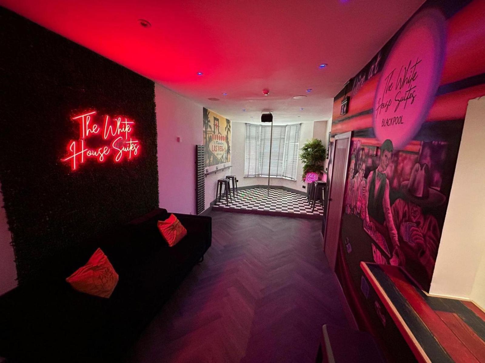 The White House Vegas Suites Блекпул Екстериор снимка