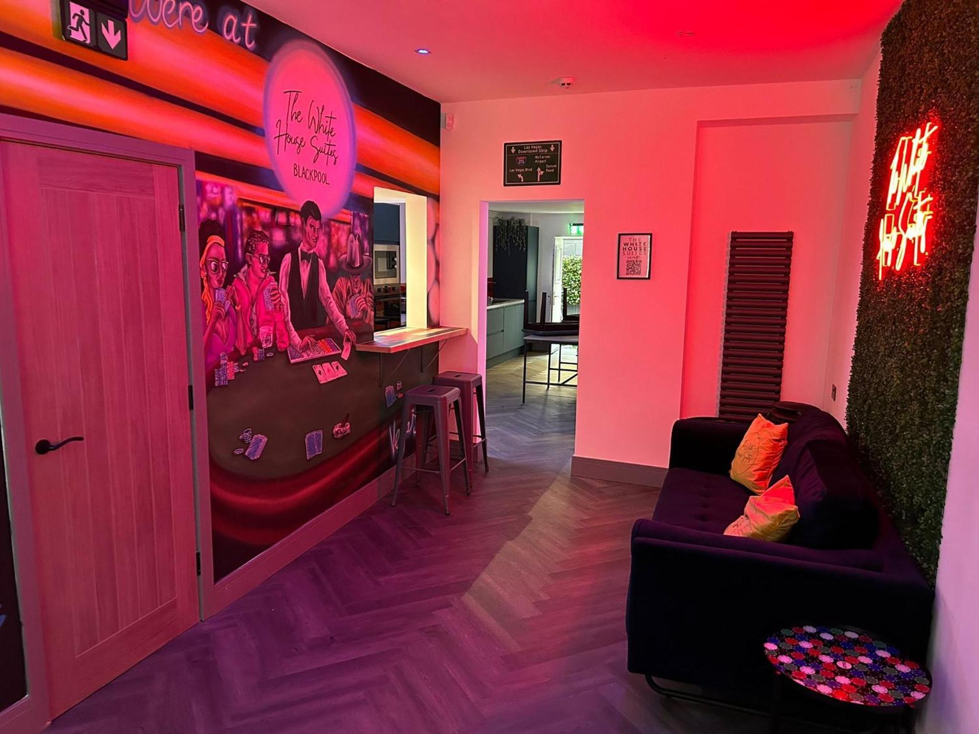 The White House Vegas Suites Блекпул Екстериор снимка