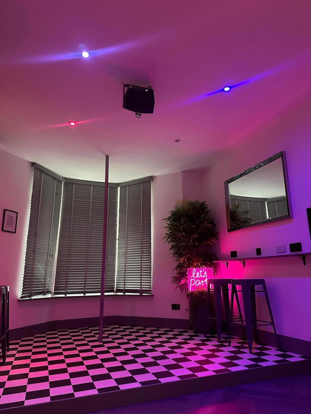 The White House Vegas Suites Блекпул Екстериор снимка